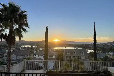 Image de Beautiful lake and mtn views and close to Temecula wineries.