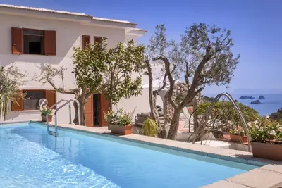 Image de Villa Solare - Quatre Chambres Villa, Couchages 8