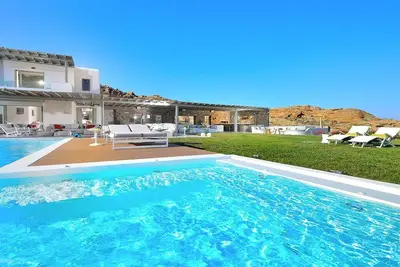 Villa Seth - Six Chambres Villa, Couchages 12