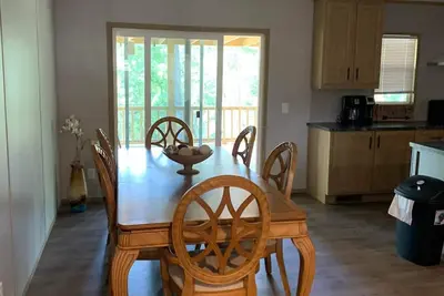 Image de New 5 Br vacation house at beautiful Lake Greeson! ! Great for large gatherings! !