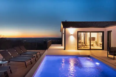 Image de Villa TonKa with jacuzzi sauna and private pool