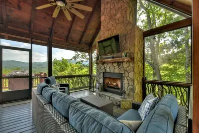 Image de Casa Con Vista | Fireplace Nights & Mountain Sights