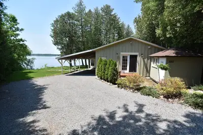 Image de Epic Sunsets - Waterfront Cottage 4 Bedrooms, 2 Bathrooms