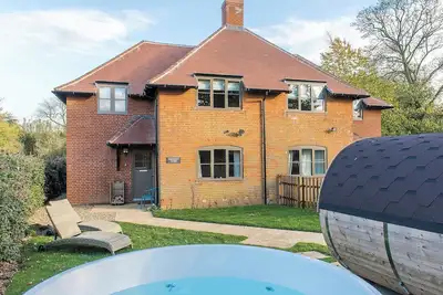 Meadowsweet Cottage-Ukc2458