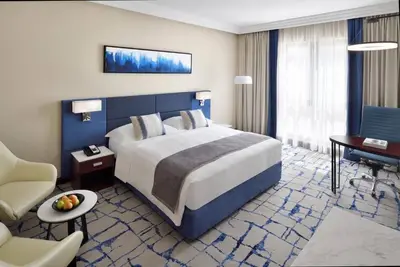 Image de Superior King Room Near American Hospital By Luxury Bookings