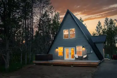 Image de A-frame Hot Tub Fire Pit Pet Friendly