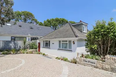 Image de The Pines, pet friendly, country holiday cottage in Carbis Bay