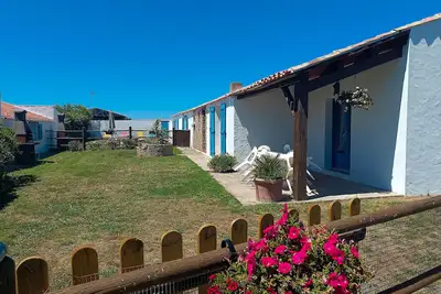 Image de Maison climatisée, 2 gîtes, 2 chambres, 15 hectares, loisirs, animaux acceptés