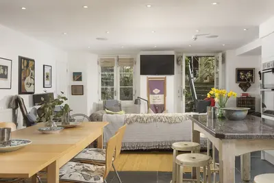 Image de Hypatia Apartment - Stunning Apartment. Close To Beaches. Dog Friendly