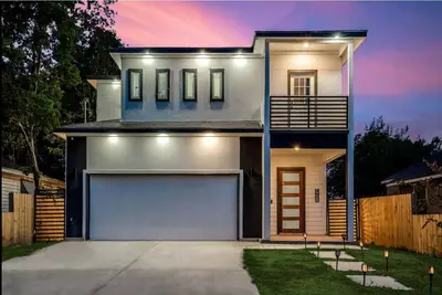Image de Brand New Modern Home in Trinity Groves - 6 Beds