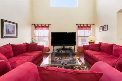 Emerald Island Resort - 5 Bed 3 Baths Villa