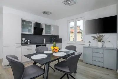 Image de Luxurious Ap with sea view and terrace, 5 minutes' walk from the beach