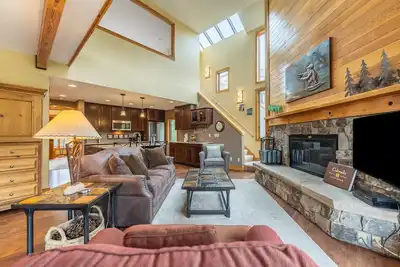 Image de Keystone Condo w/ Stunning Mountain/Lake Views from Private Balcony.