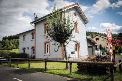 Image de Ancienne petite Gare, classée 3 *, 8 personnes, au bord d'une voie verte