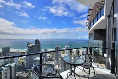 Image de Bliss In The Sky - Views! Views! Views!