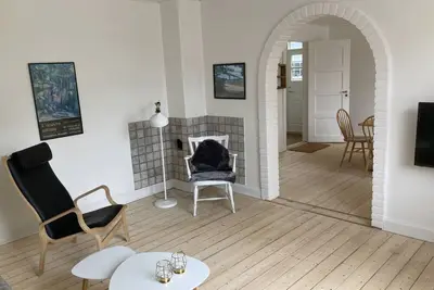 Image de This beautiful house is located in Nykøbing's cozy old town.