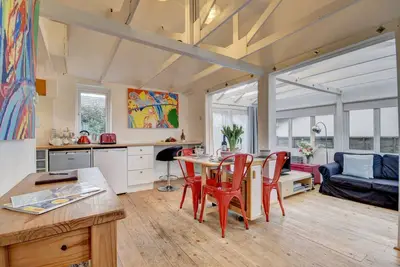 Image de The Beach Hut - Deux Chambres Maison, Couchages 4