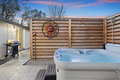 Image de Hot Tub, Firepit, Putt Putt, Family Friendly!