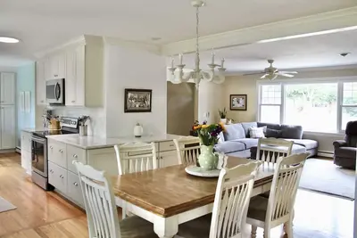 Image de Fully remodeled ranch close to the southwest bike trail