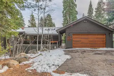 Image de Woodcrest Cabin in Tahoe Vista