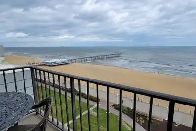 Image de The Colony Condominiums Oceanfront Unit with Amazing Oceanfront Balcony