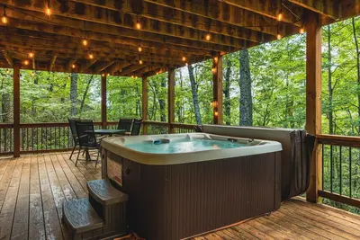 Image de Hot Tub Ev Charger Golden Tee Gig WiFi Pool Tennis