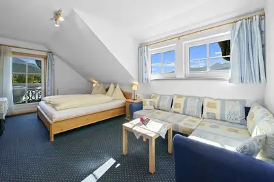 Image de Zimmer 3 - Doppelzimmer, Dusche, wc mit Schlafcouch - Deutlhauserhof