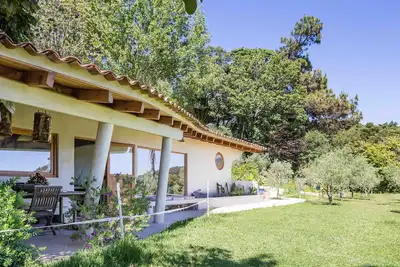 Image de Magical and romantic award-winning Hobbit house to slow down, recharge and dream