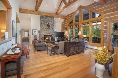 Image de Bachelor Gulch Luxury Home! Ski-In and Out w\/ private hot tub! !
