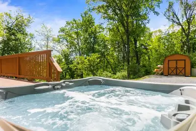 Image de Secluded Cabin Getaway - 2 minutes to Warden Lake