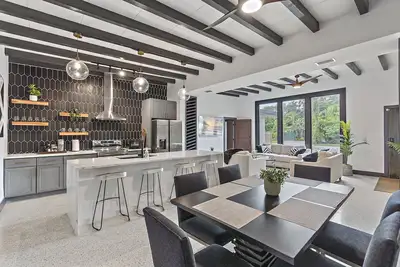 Image de Luxury 4/3 home by Downtown, the bay and the Keys