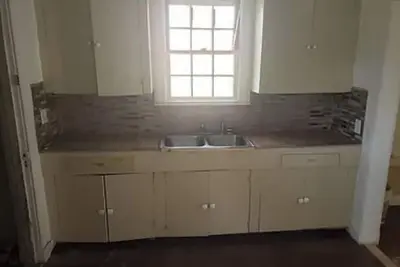 Image de Vintage 2 bedroom house