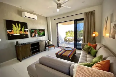 Image de Beautiful casita with pool and roof deck. 5-minute walk to beach.