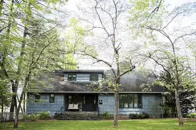 Image de Two blocks from Downtown Brevard! Beautiful home with game area!