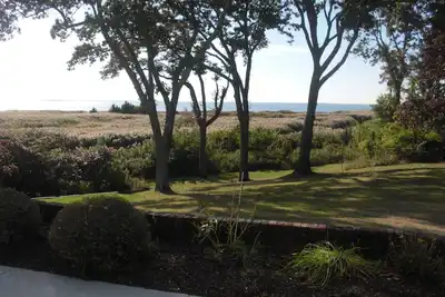 Image de Amazing Views of Bellport Bay - 4 Bedroom Cape Cod in Bellport, Ny