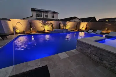 Image de New 5 bedroom oasis with private pool and hot tub