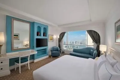Image de Club Suite Near France Consulate By Luxury Bookings