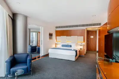 Image de One Bedroom Suite Near falcon Tower Deira By Luxury Bookings