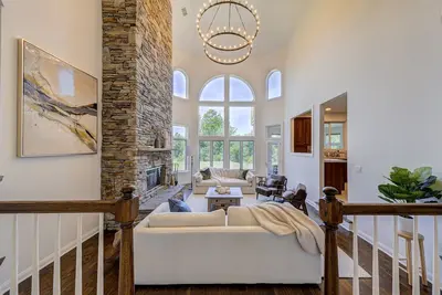 Image de Lavish and spacious mountain view home
