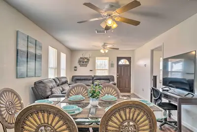 Image de Pet-Friendly Sierra Blanca Home in Downtown!