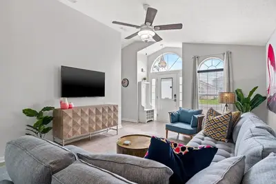Image de Beautiful 3 bdr w/ community pool close to beach