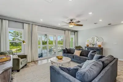 Image de 3br Townhouse | Short Walk to the Beach | 4 Bikes | Beach Toys | Pools | Beach Club | Golf | Tennis