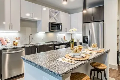 Image de Luxury Modern Unit with Resort Pool & Full Gym