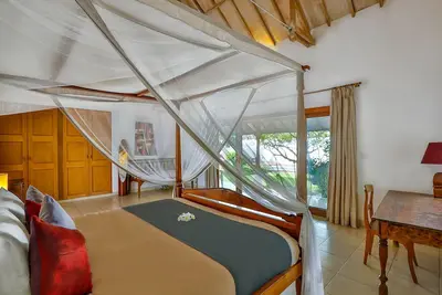 Magnificent Balinese style villa with minutes