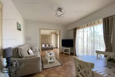Image de Bel appartement T3 climatisé, centre Cavalaire, proche plages et commerces