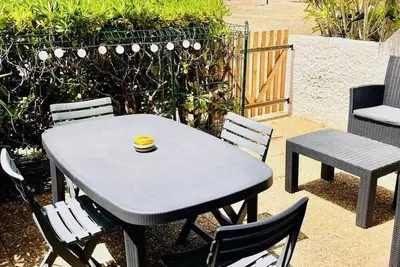 Image de Appartement T2 avec grande terrasse, parking, animaux admis et piscine