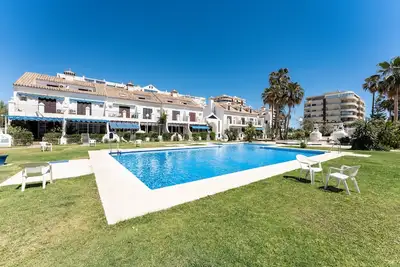 Maison de vacances 'Townhouse beachside Fuengirola' avec piscine partagée et Wi-Fi