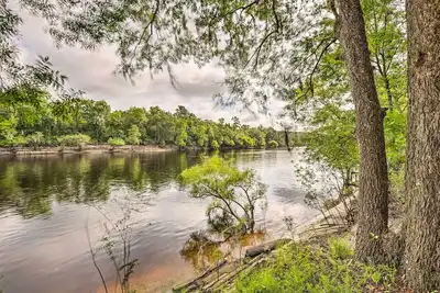 Image de Suwannee Riverfront Home: Grill, Near Springs