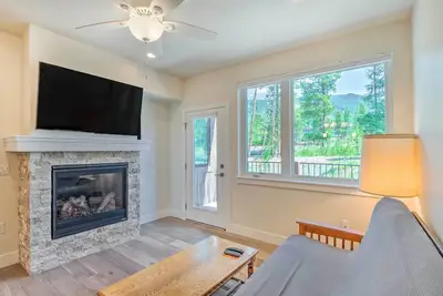 Image de Condo 2 Mi to Keystone Resort: Relax Fireside!