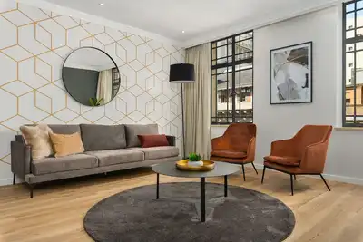 Image de Modern and Sophisticated 2 Bedroom Apartment